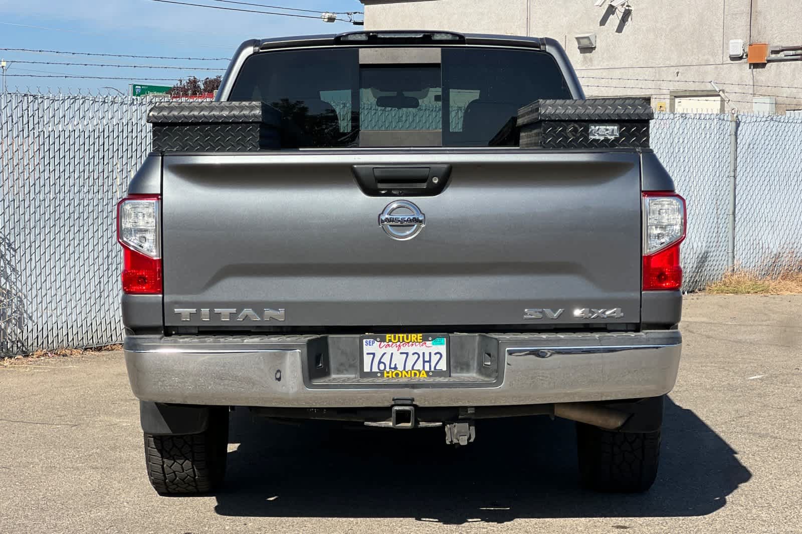 Used 2017 Nissan Titan SV AWD/4WD image 4