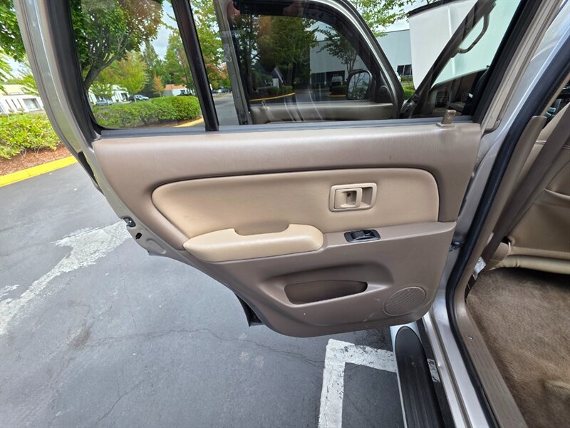 Used 2002 Toyota 4Runner SR5 AWD/4WD image 45