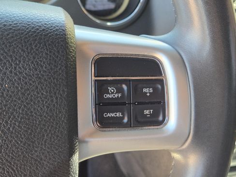 Used 2014 Dodge Challenger SXT RWD image 14