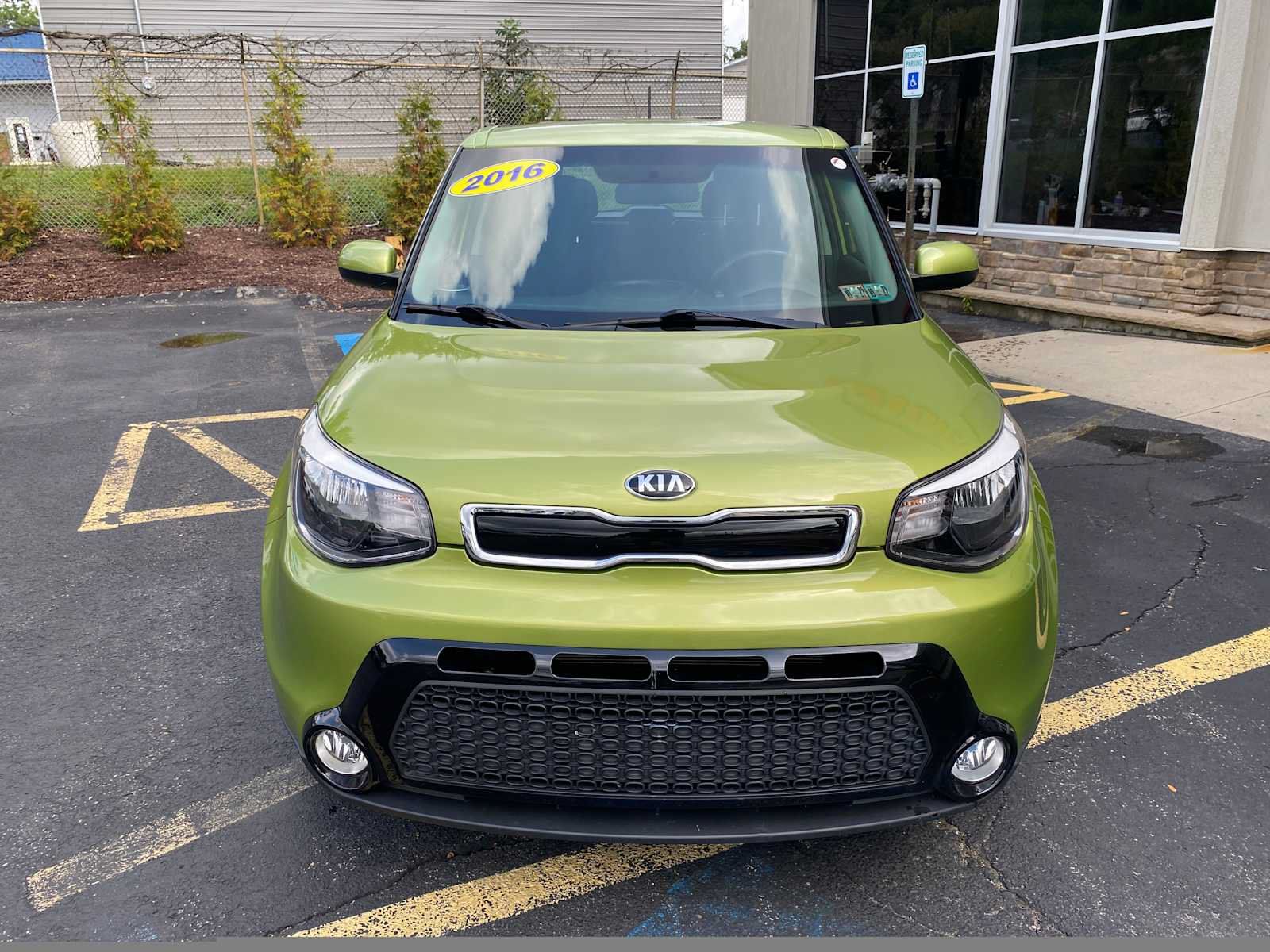 Used 2016 Kia Soul + FWD image 11