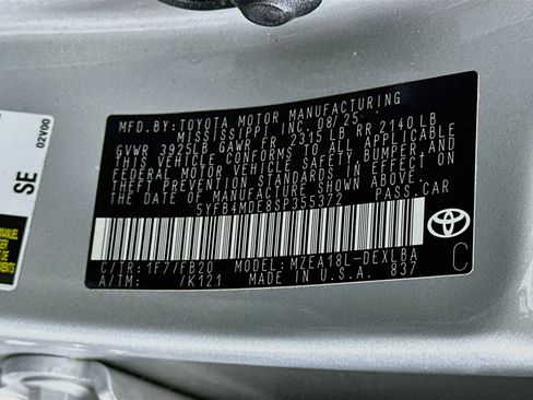 Used 2025 Toyota Corolla LE FWD image 12