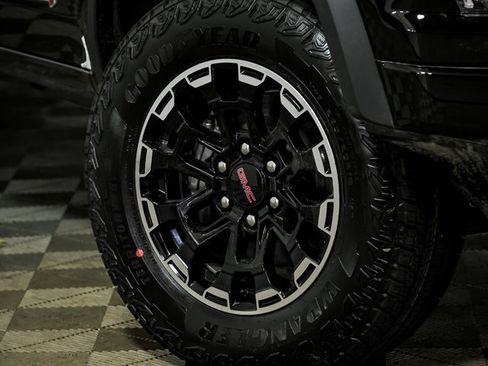 New 2026 GMC Canyon AT4 w/ Technology Plus Package image 3