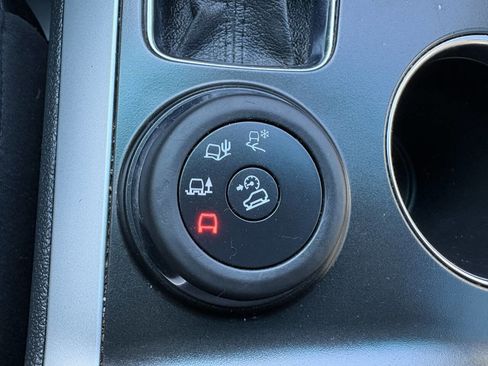 Used 2013 Ford Explorer XLT image 34