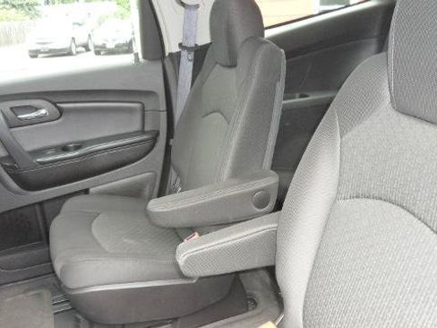 Used 2009 Chevrolet Traverse LT FWD image 19