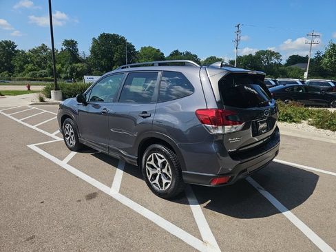 Used 2020 Subaru Forester Premium w/ Popular Package #1 AWD/4WD image 3