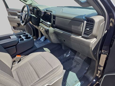 Used 2022 Chevrolet Silverado 1500 LT AWD/4WD image 10