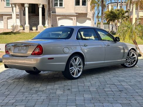 Used 2009 Jaguar XJ Vanden Plas Super V8 Portfolio RWD image 5