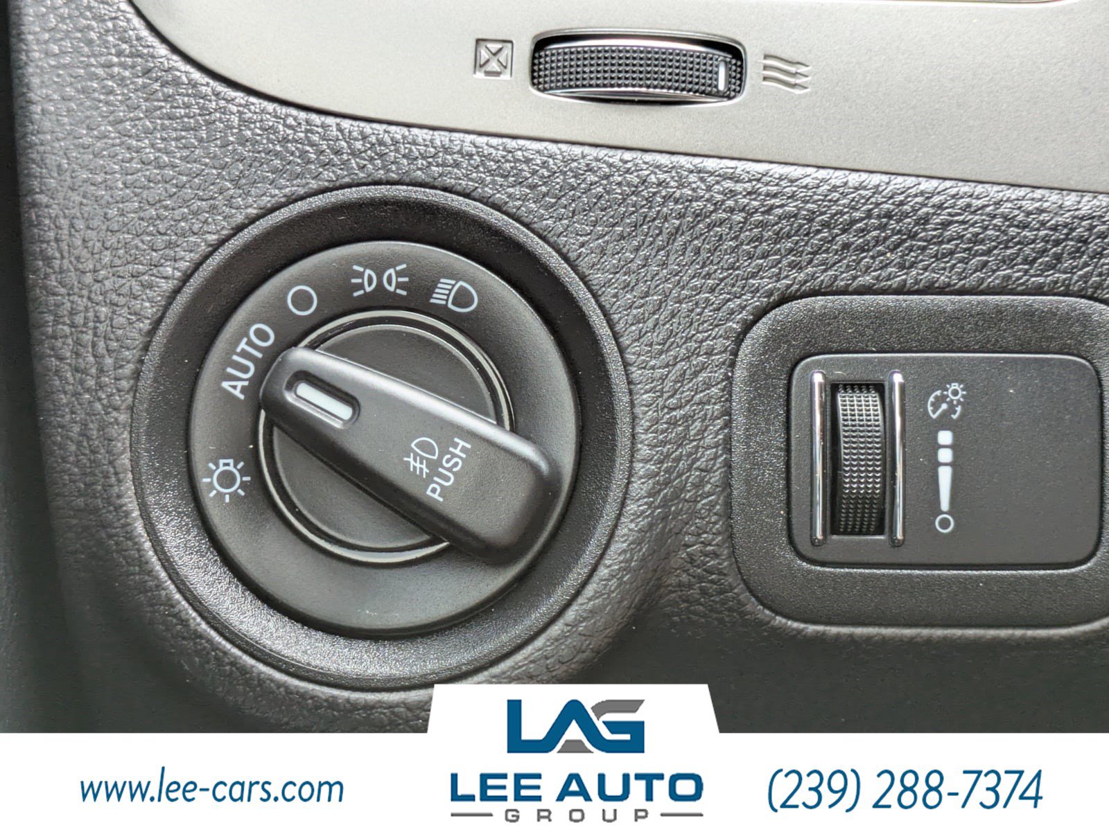Used 2017 Dodge Journey Crossroad FWD image 19