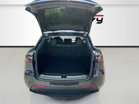 Used 2024 Tesla Model Y Long Range RWD image 25