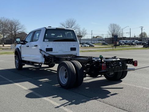 New 2025 Ford F550 4x4 Crew Cab Super Duty image 4