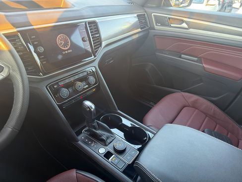 Used 2023 Volkswagen Atlas Cross Sport SEL Premium R-Line image 25