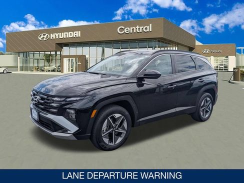 Certified 2025 Hyundai Tucson SEL AWD/4WD image 3