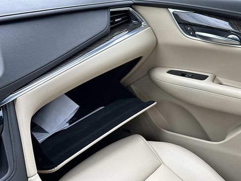 Used 2019 Cadillac XT5 FWD image 31