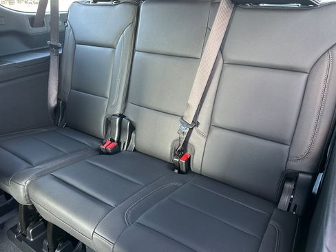 Certified 2025 Chevrolet Suburban High Country image 18