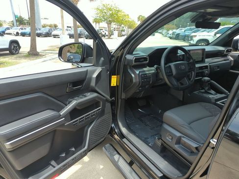 Used 2026 Toyota Tacoma SR5 RWD image 7