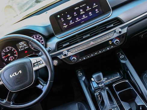 Certified 2022 Kia Telluride S image 19