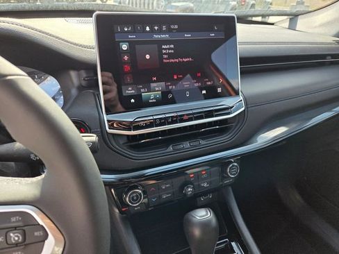 New 2026 Jeep Compass Latitude image 24