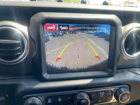 Used 2021 Jeep Wrangler Unlimited Rubicon AWD/4WD image 17