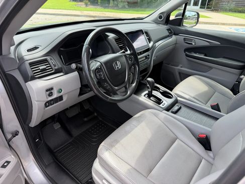 Used 2017 Honda Ridgeline RTL-T image 9