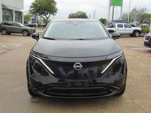 Used 2023 Nissan Ariya FWD image 2