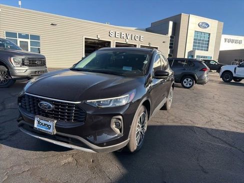 Used 2024 Ford Escape SE w/ PHEV Premium Package image 25