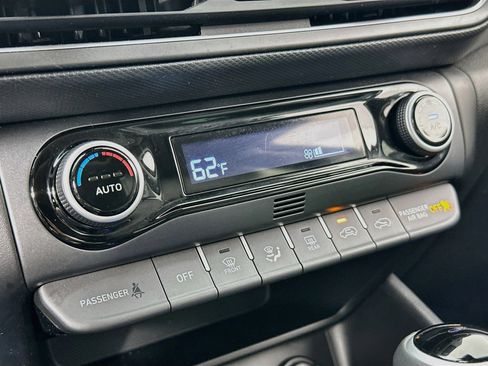 Used 2023 Hyundai Kona Limited FWD image 16