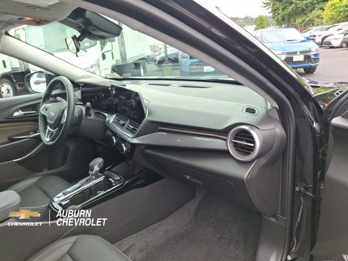 Used 2025 Chevrolet Trax ACTIV w/ Driver Confidence Package FWD image 22