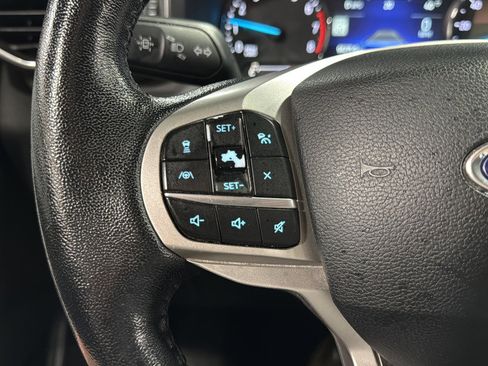 Used 2021 Ford Explorer Limited w/ Equipment Group 301A AWD/4WD image 22