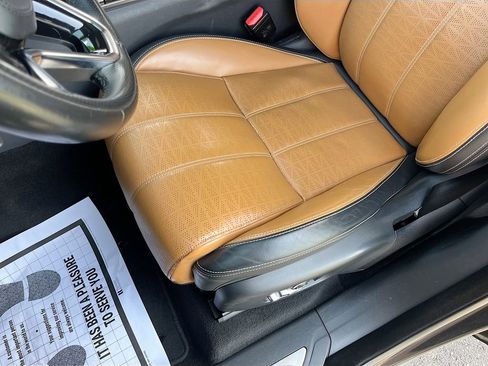 Used 2021 Land Rover Range Rover Velar R-Dynamic HSE AWD/4WD image 18