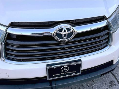 Used 2016 Toyota Highlander XLE image 28