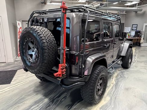 Used 2016 Jeep Wrangler Unlimited Rubicon w/ Connectivity Group AWD/4WD image 35