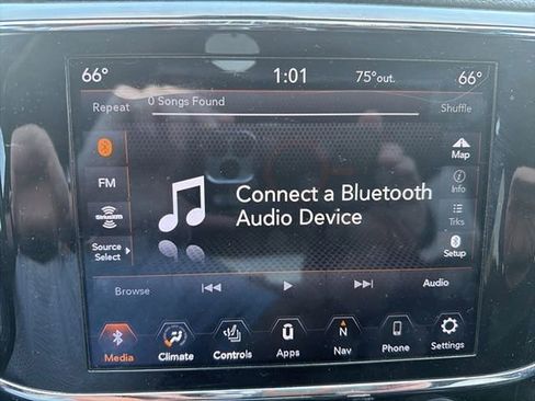Used 2020 Jeep Grand Cherokee Altitude AWD/4WD image 16