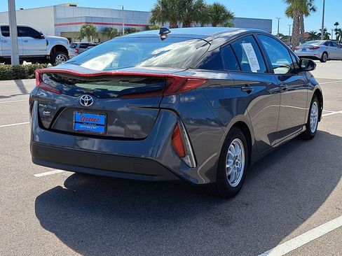 Used 2022 Toyota Prius Prime LE image 3