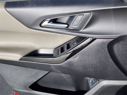 New 2026 Chevrolet Equinox LT w/ Convenience Package II image 16