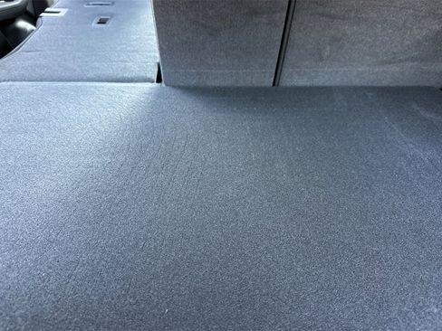 New 2025 Porsche Macan Electric image 16