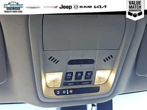 Used 2023 Buick Enclave Avenir w/ Avenir Technology Package AWD/4WD image 40