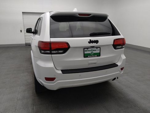 Used 2022 Jeep Grand Cherokee Laredo X image 6