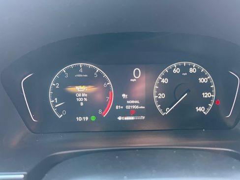 Used 2025 Honda Pilot Sport image 14