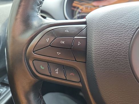 Used 2020 Jeep Cherokee Trailhawk w/ Technology Group image 34