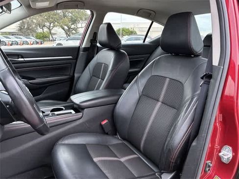 Used 2023 Nissan Altima 2.5 SR image 17
