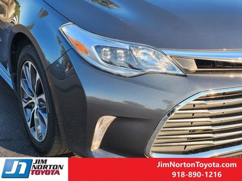 Used 2018 Toyota Avalon XLE FWD image 10