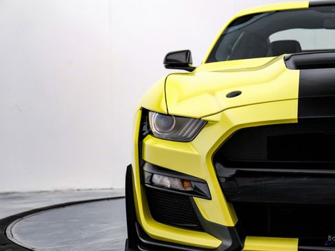 Used 2021 Ford Mustang Shelby GT500 w/ Carbon Fiber Track Pack image 29