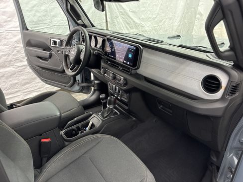Used 2025 Jeep Wrangler Sport AWD/4WD image 14