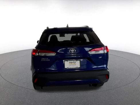 Used 2025 Toyota Corolla Cross LE image 11