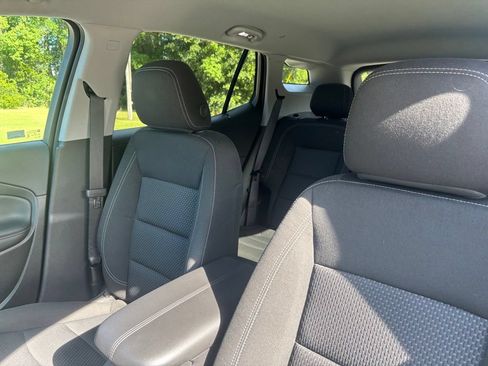 Used 2024 GMC Terrain SLE FWD image 13