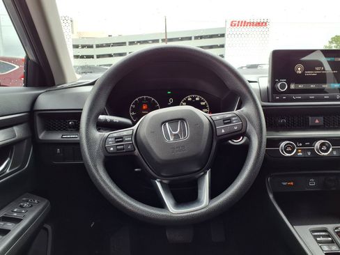 Used 2025 Honda CR-V LX image 13