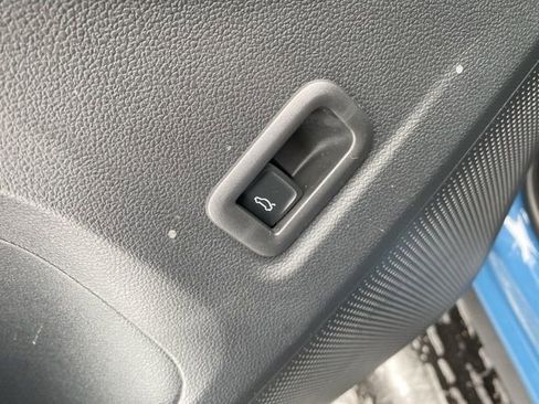 New 2026 Volkswagen Tiguan SE image 27