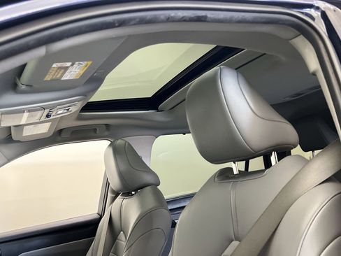 Used 2021 Toyota Highlander XLE image 22