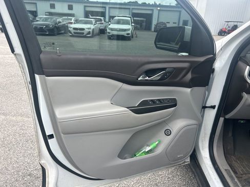 Used 2019 GMC Acadia SLT FWD image 8