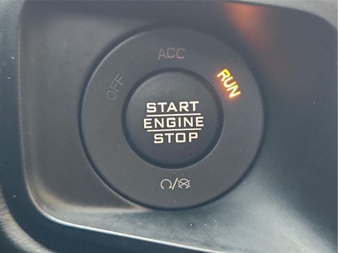 Used 2024 Jeep Gladiator Mojave w/ Safety Group AWD/4WD image 16